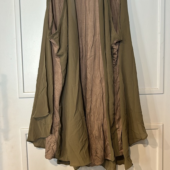 Tan Flowy Sheer Top- sz XL -New - Picture 4 of 9